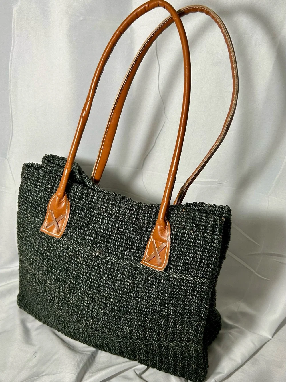 Green woven straw raffia tote bag tan faux leather handles boho resort vacation